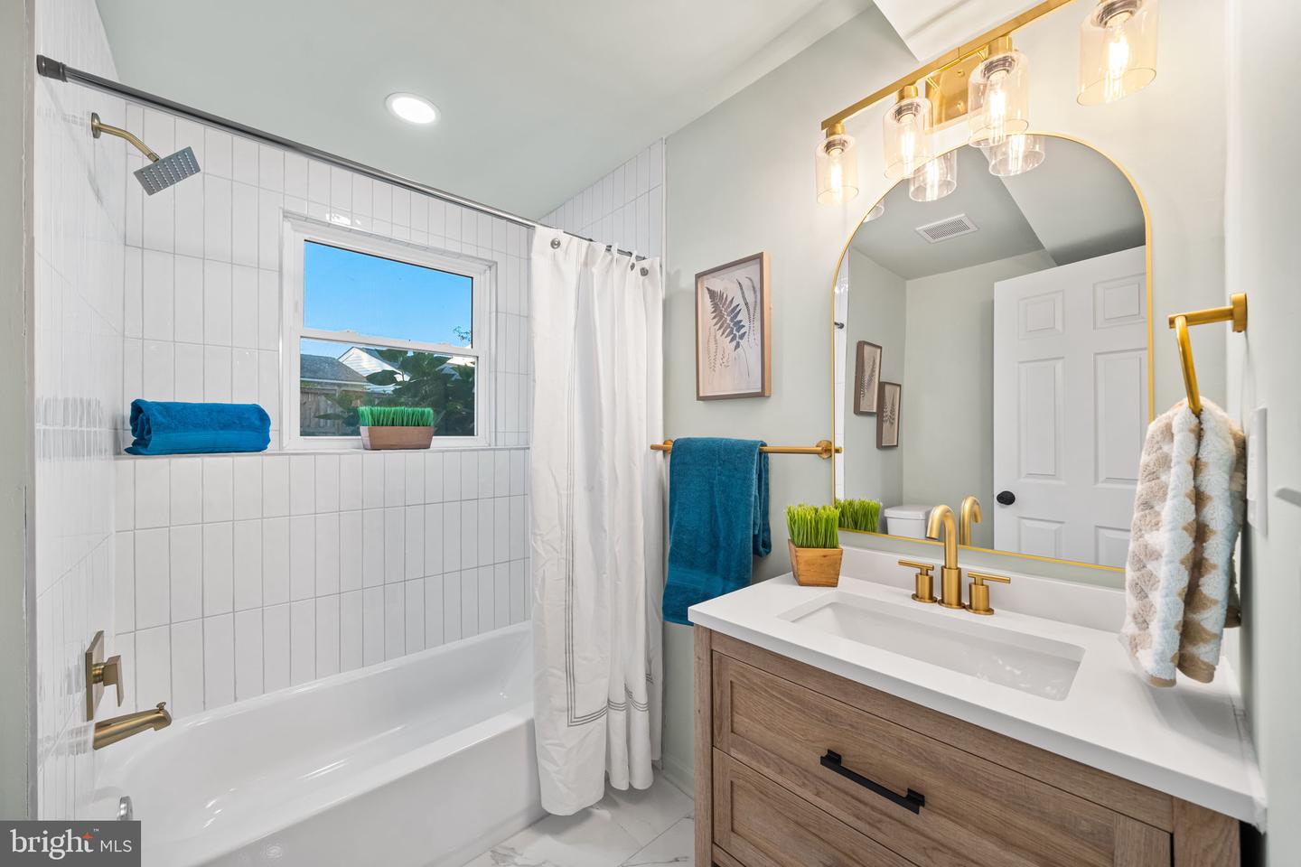4426 CUB RUN RD, CHANTILLY, Virginia 20151, 3 Bedrooms Bedrooms, ,3 BathroomsBathrooms,Residential,For sale,4426 CUB RUN RD,VAFX2260090 MLS # VAFX2260090