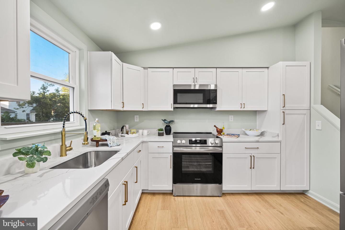 4426 CUB RUN RD, CHANTILLY, Virginia 20151, 3 Bedrooms Bedrooms, ,3 BathroomsBathrooms,Residential,For sale,4426 CUB RUN RD,VAFX2260090 MLS # VAFX2260090