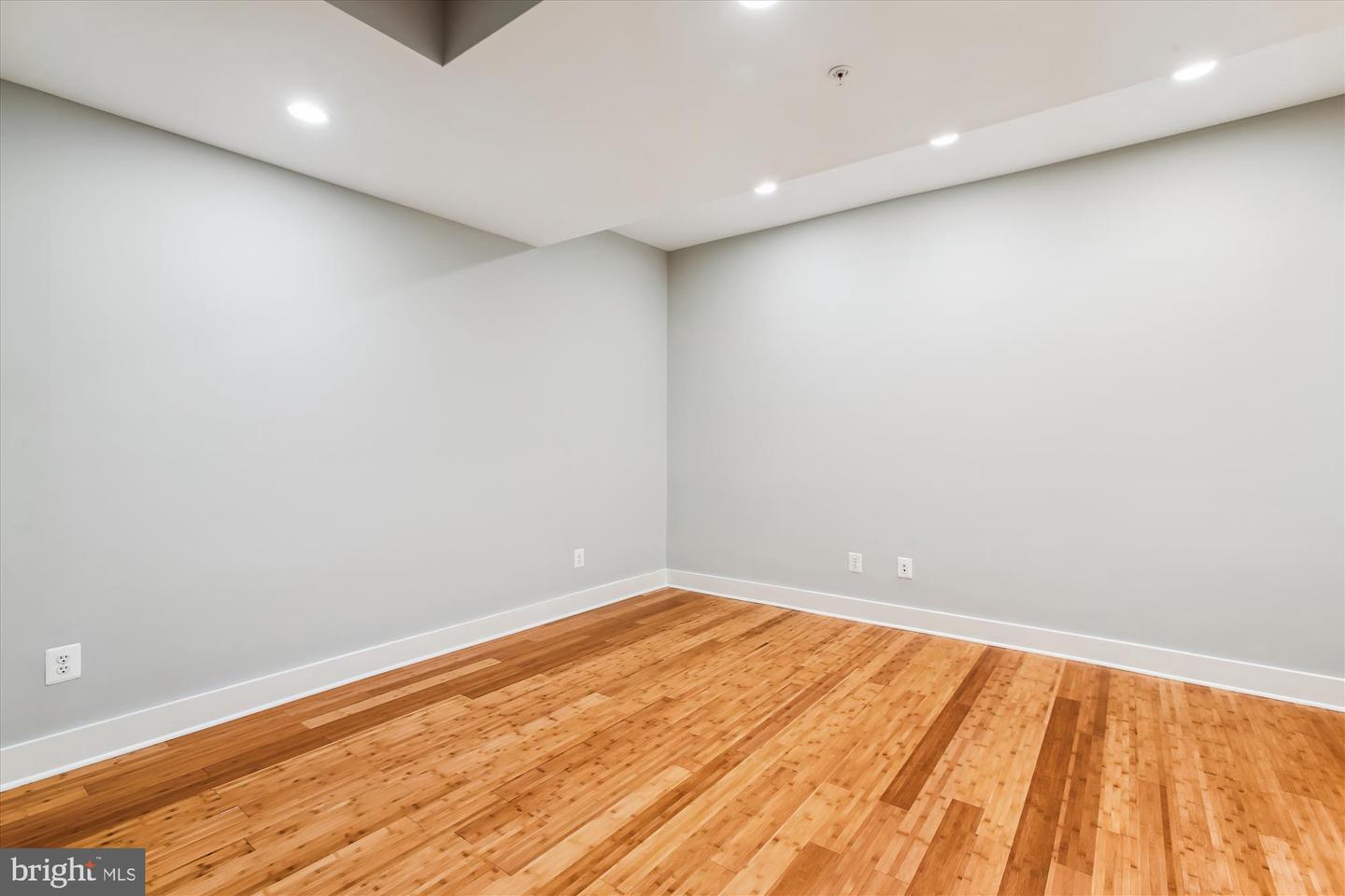 3404 13TH ST NW #102, WASHINGTON, District Of Columbia 20010, 2 Bedrooms Bedrooms, ,2 BathroomsBathrooms,Residential,For sale,3404 13TH ST NW #102,DCDC2214380 MLS # DCDC2214380
