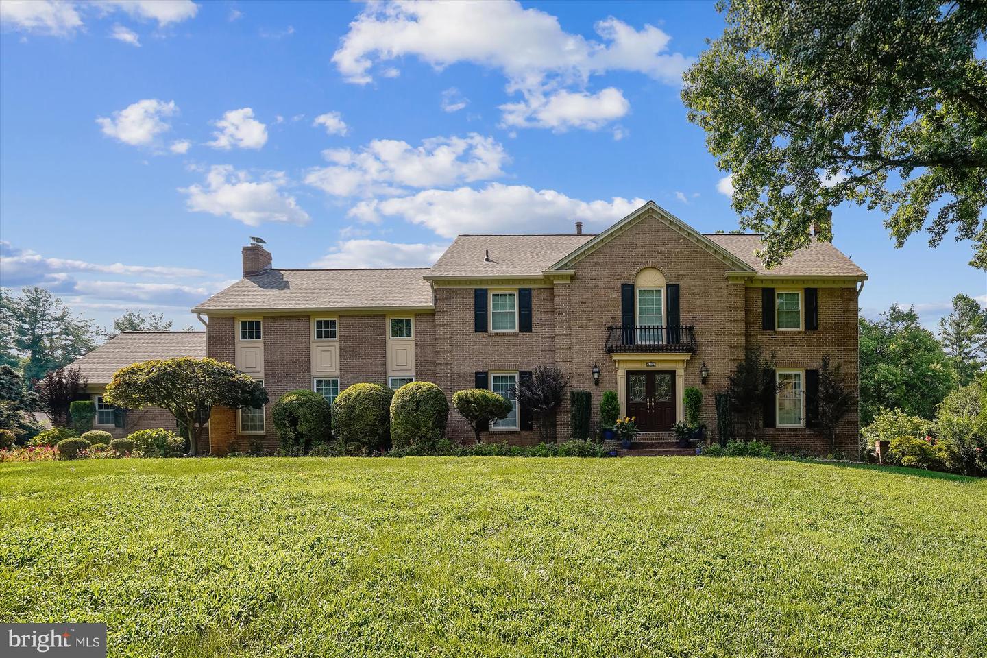 9424 BRIAN JAC LN, GREAT FALLS, Virginia 22066, 4 Bedrooms Bedrooms, ,3 BathroomsBathrooms,Residential,For sale,9424 BRIAN JAC LN,VAFX2260196 MLS # VAFX2260196