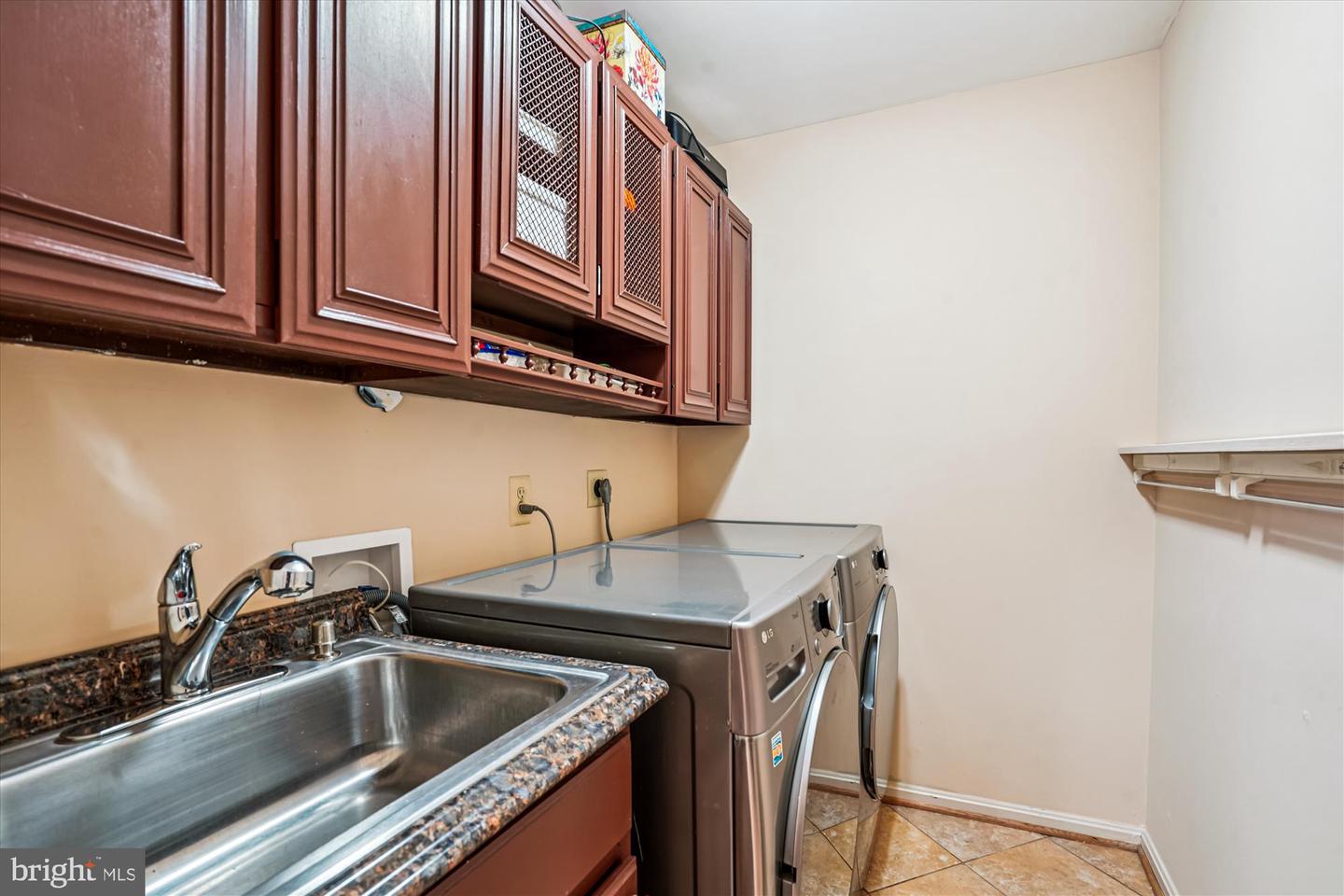 9424 BRIAN JAC LN, GREAT FALLS, Virginia 22066, 4 Bedrooms Bedrooms, ,3 BathroomsBathrooms,Residential,For sale,9424 BRIAN JAC LN,VAFX2260196 MLS # VAFX2260196