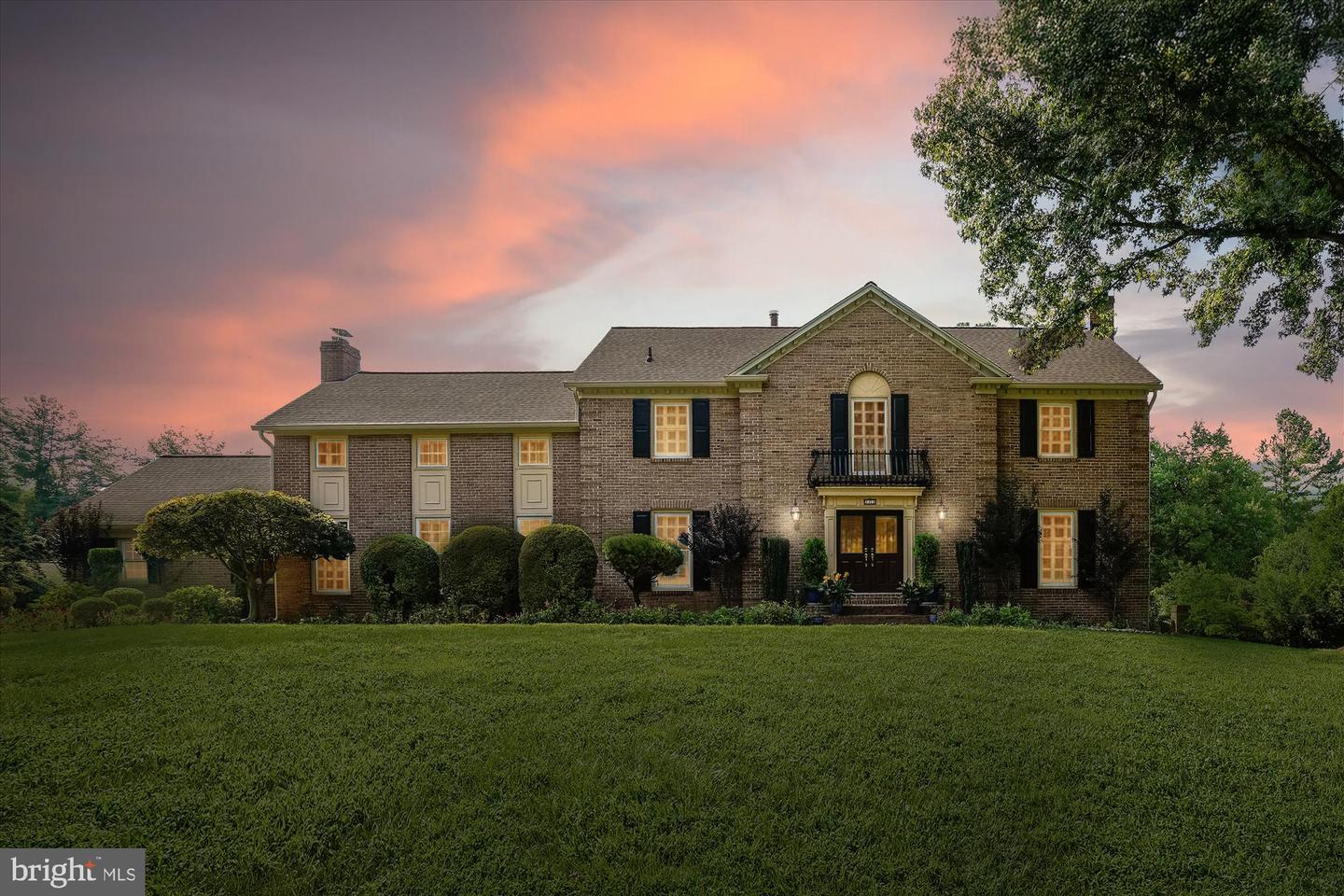 9424 BRIAN JAC LN, GREAT FALLS, Virginia 22066, 4 Bedrooms Bedrooms, ,3 BathroomsBathrooms,Residential,For sale,9424 BRIAN JAC LN,VAFX2260196 MLS # VAFX2260196