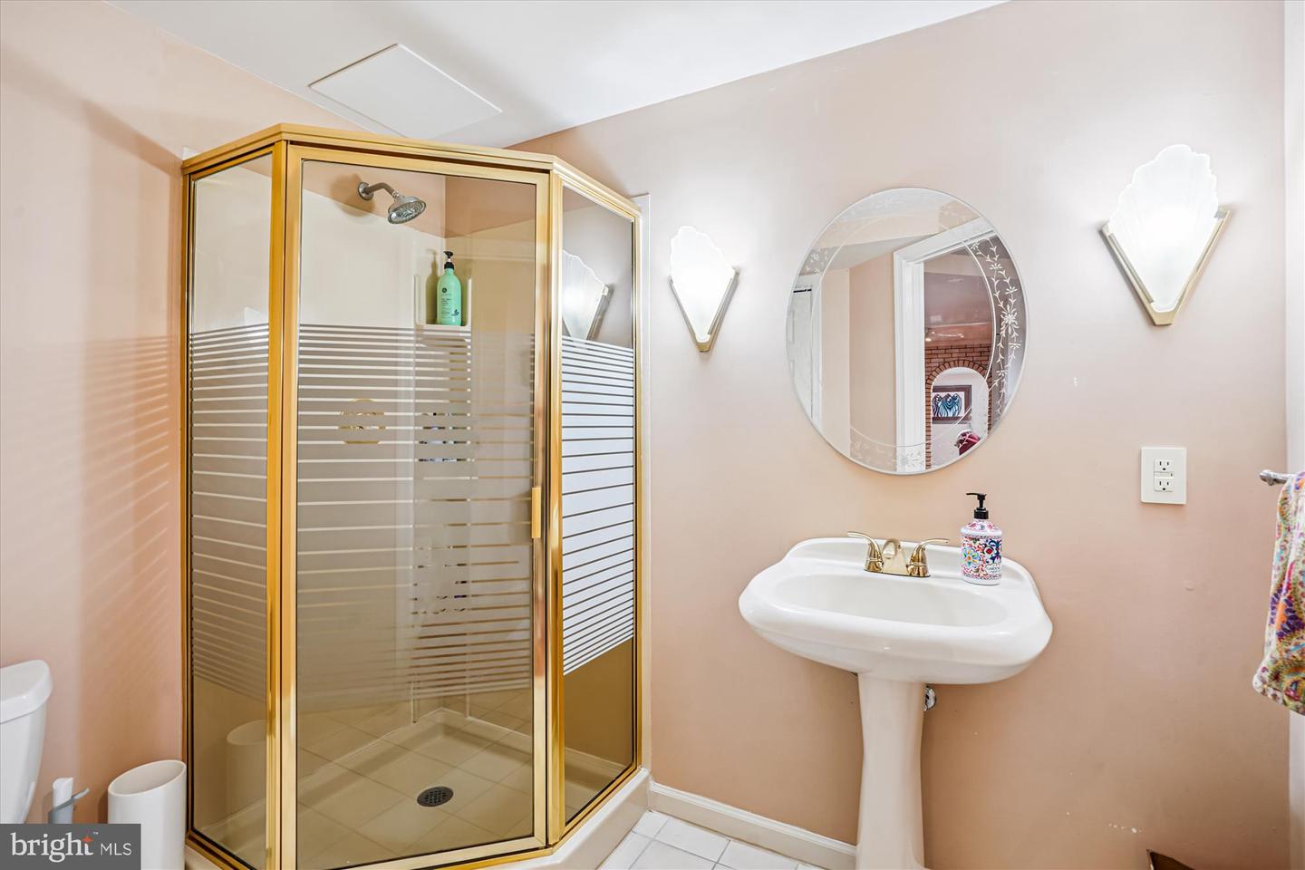 9424 BRIAN JAC LN, GREAT FALLS, Virginia 22066, 4 Bedrooms Bedrooms, ,3 BathroomsBathrooms,Residential,For sale,9424 BRIAN JAC LN,VAFX2260196 MLS # VAFX2260196