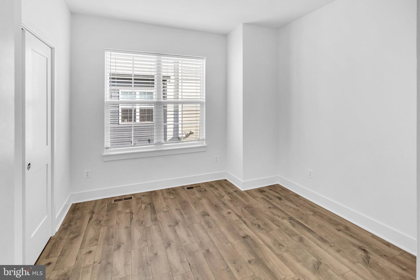 7354 BLADE DR, FALLS CHURCH, Virginia 22042, 2 Bedrooms Bedrooms, ,2 BathroomsBathrooms,Residential,For sale,7354 BLADE DR,VAFX2260296 MLS # VAFX2260296
