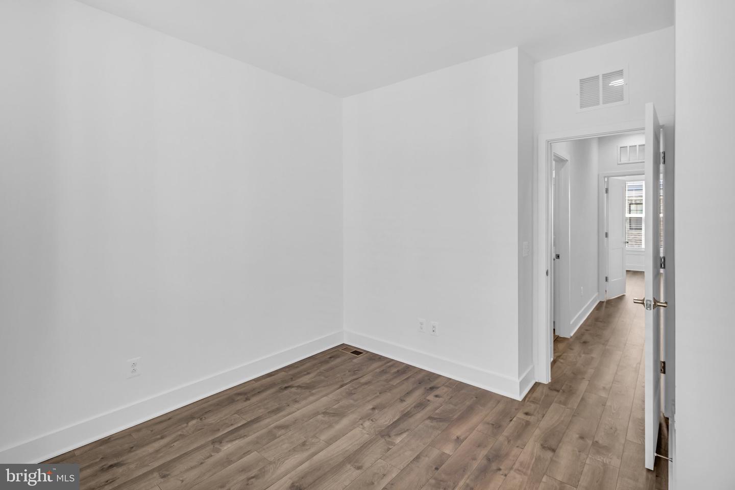 7354 BLADE DR, FALLS CHURCH, Virginia 22042, 2 Bedrooms Bedrooms, ,2 BathroomsBathrooms,Residential,For sale,7354 BLADE DR,VAFX2260296 MLS # VAFX2260296