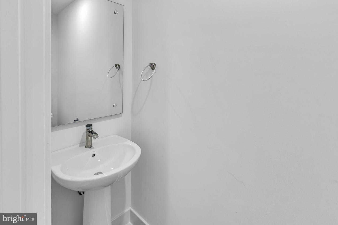 7354 BLADE DR, FALLS CHURCH, Virginia 22042, 2 Bedrooms Bedrooms, ,2 BathroomsBathrooms,Residential,For sale,7354 BLADE DR,VAFX2260296 MLS # VAFX2260296
