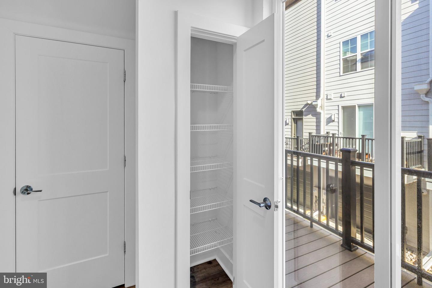 7354 BLADE DR, FALLS CHURCH, Virginia 22042, 2 Bedrooms Bedrooms, ,2 BathroomsBathrooms,Residential,For sale,7354 BLADE DR,VAFX2260296 MLS # VAFX2260296