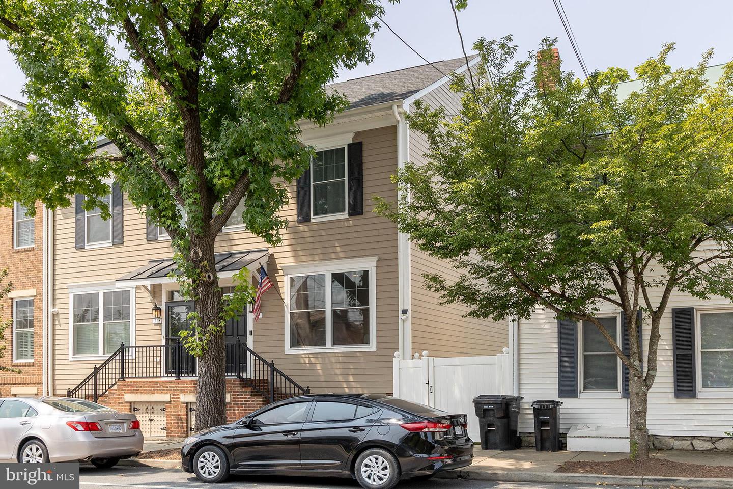 711 S BRADDOCK ST, WINCHESTER, Virginia 22601, 3 Bedrooms Bedrooms, 7 Rooms Rooms,3 BathroomsBathrooms,Residential,For sale,711 S BRADDOCK ST,VAWI2008868 MLS # VAWI2008868