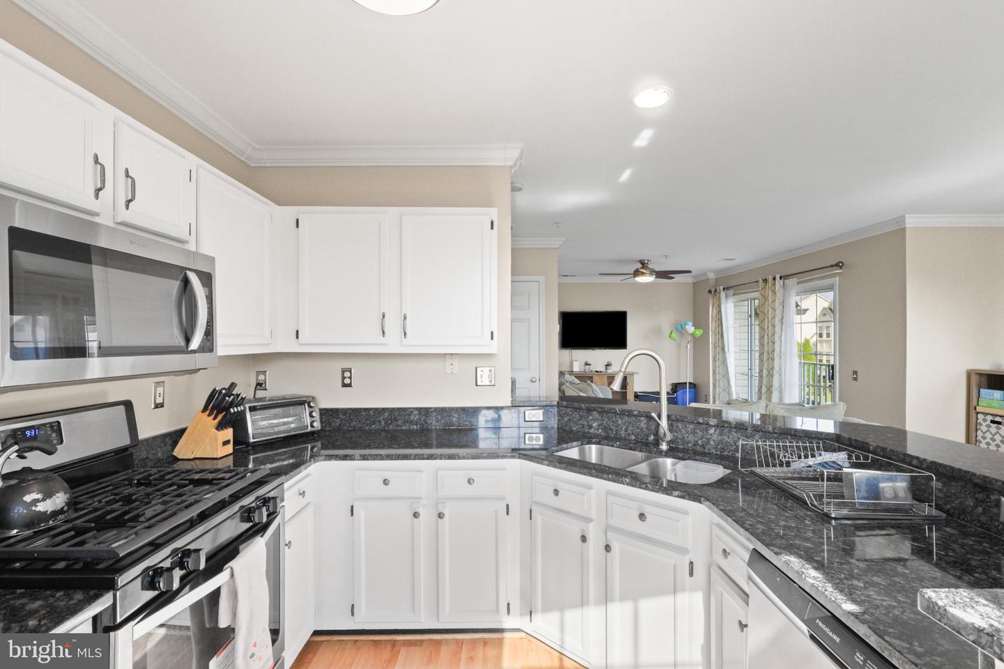 8165 HALLEY CT #301, LORTON, Virginia 22079, 2 Bedrooms Bedrooms, 9 Rooms Rooms,2 BathroomsBathrooms,Residential,For sale,8165 HALLEY CT #301,VAFX2260548 MLS # VAFX2260548