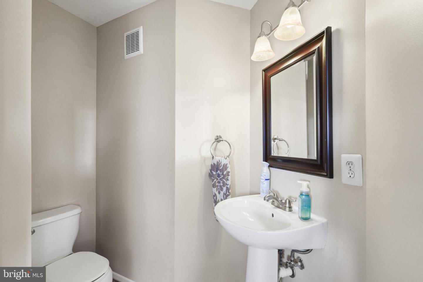 8165 HALLEY CT #301, LORTON, Virginia 22079, 2 Bedrooms Bedrooms, 9 Rooms Rooms,2 BathroomsBathrooms,Residential,For sale,8165 HALLEY CT #301,VAFX2260548 MLS # VAFX2260548