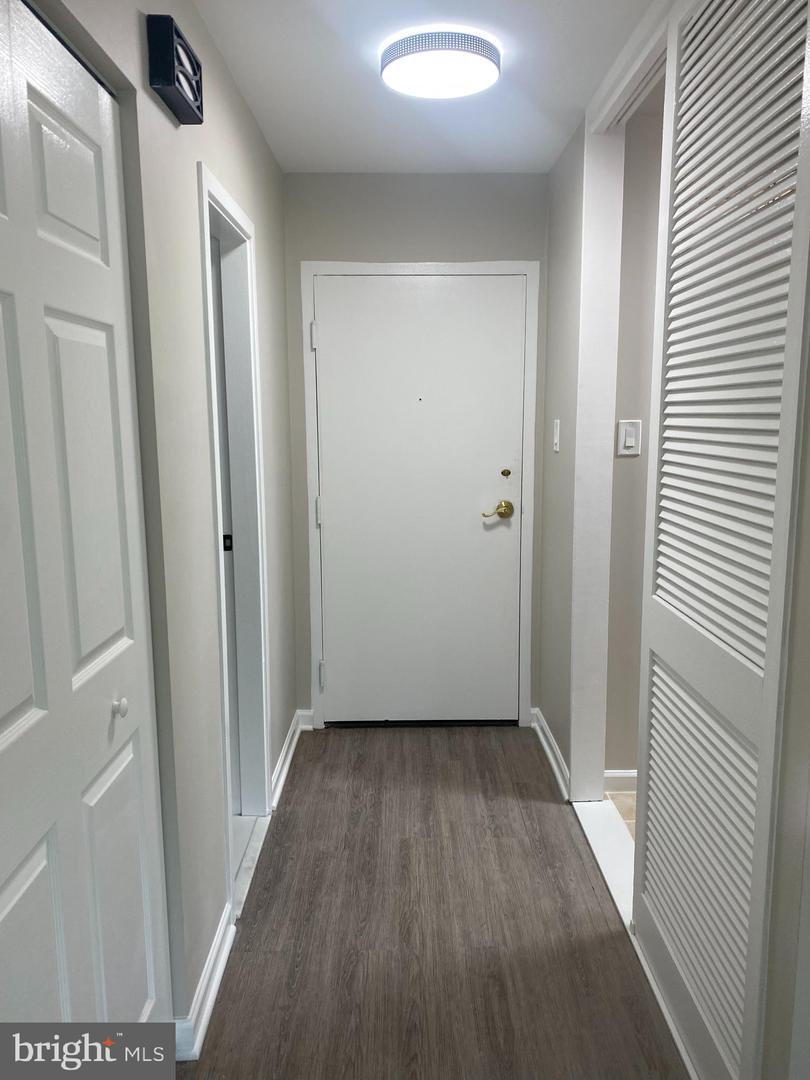 301 N BEAUREGARD ST #209, ALEXANDRIA, Virginia 22312, 1 Bedroom Bedrooms, ,1 BathroomBathrooms,Residential,For sale,301 N BEAUREGARD ST #209,VAAX2048472 MLS # VAAX2048472