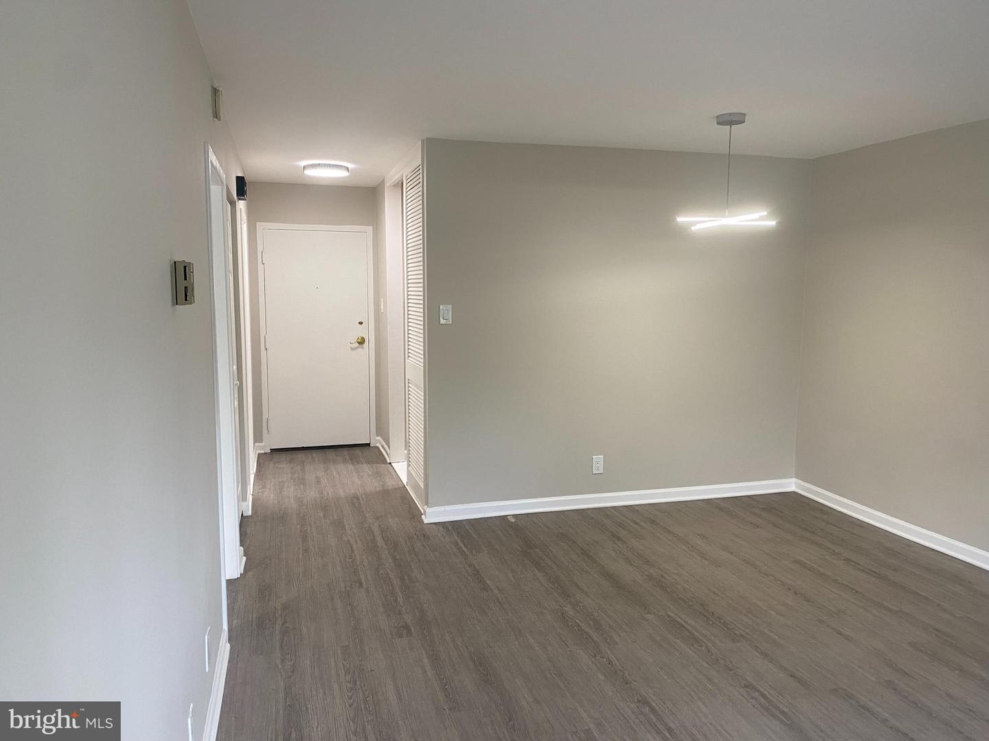 301 N BEAUREGARD ST #209, ALEXANDRIA, Virginia 22312, 1 Bedroom Bedrooms, ,1 BathroomBathrooms,Residential,For sale,301 N BEAUREGARD ST #209,VAAX2048472 MLS # VAAX2048472
