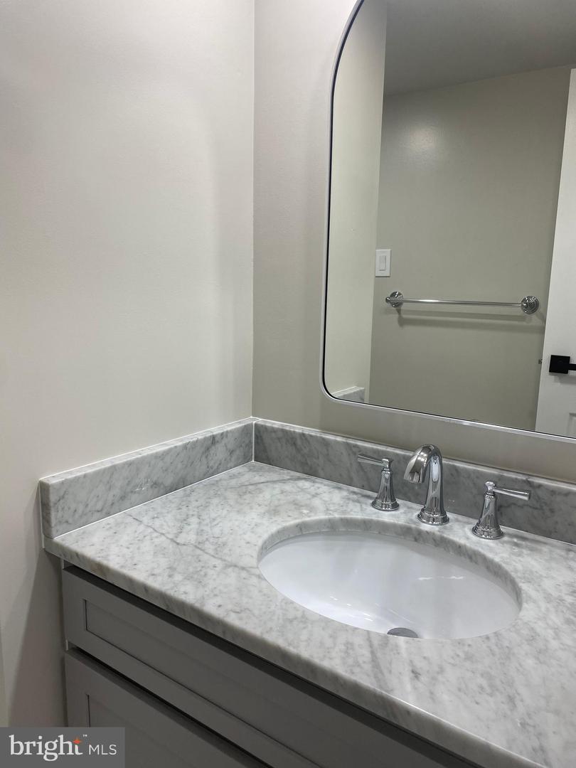 301 N BEAUREGARD ST #209, ALEXANDRIA, Virginia 22312, 1 Bedroom Bedrooms, ,1 BathroomBathrooms,Residential,For sale,301 N BEAUREGARD ST #209,VAAX2048472 MLS # VAAX2048472