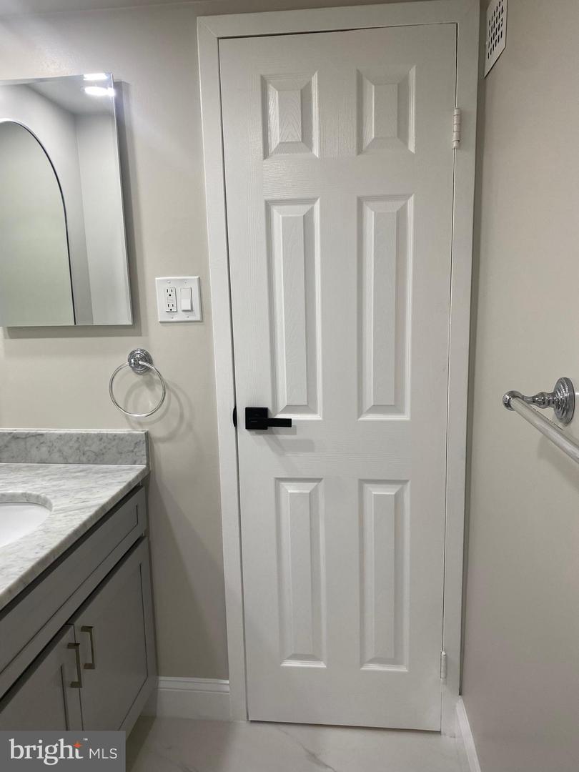 301 N BEAUREGARD ST #209, ALEXANDRIA, Virginia 22312, 1 Bedroom Bedrooms, ,1 BathroomBathrooms,Residential,For sale,301 N BEAUREGARD ST #209,VAAX2048472 MLS # VAAX2048472
