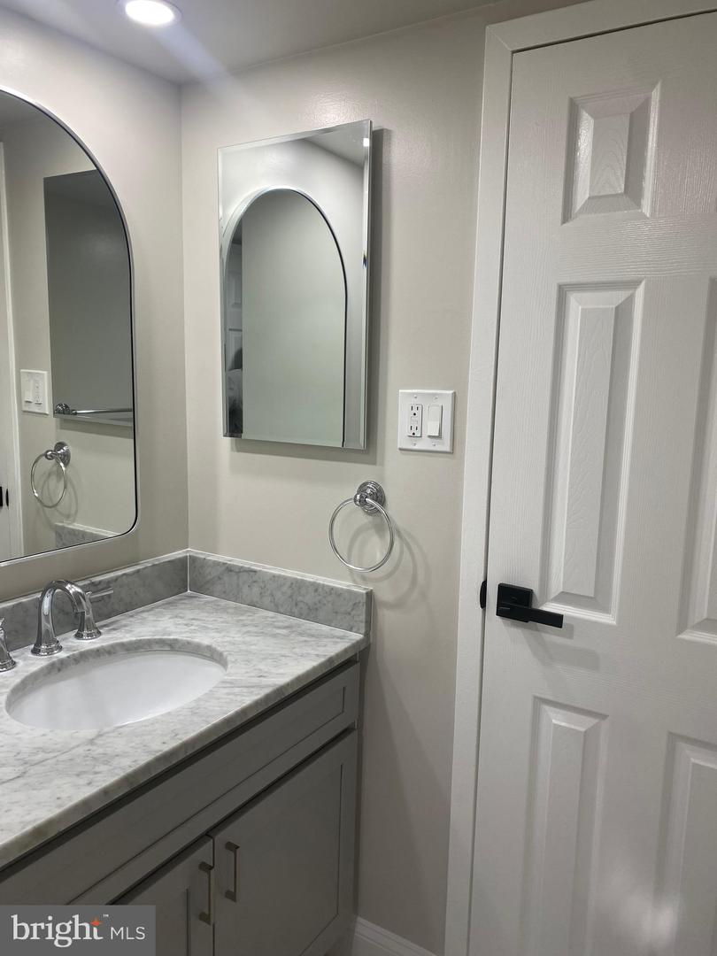 301 N BEAUREGARD ST #209, ALEXANDRIA, Virginia 22312, 1 Bedroom Bedrooms, ,1 BathroomBathrooms,Residential,For sale,301 N BEAUREGARD ST #209,VAAX2048472 MLS # VAAX2048472