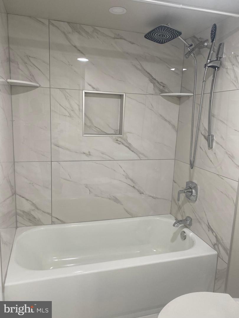 301 N BEAUREGARD ST #209, ALEXANDRIA, Virginia 22312, 1 Bedroom Bedrooms, ,1 BathroomBathrooms,Residential,For sale,301 N BEAUREGARD ST #209,VAAX2048472 MLS # VAAX2048472