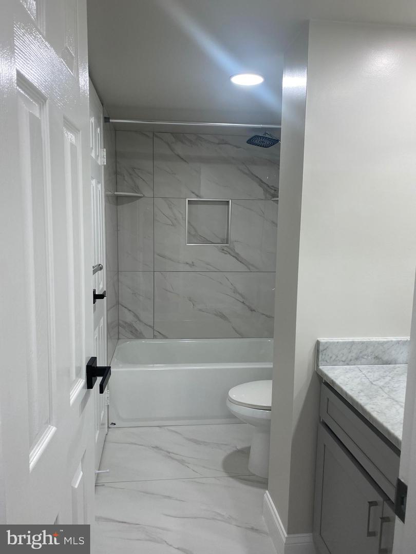 301 N BEAUREGARD ST #209, ALEXANDRIA, Virginia 22312, 1 Bedroom Bedrooms, ,1 BathroomBathrooms,Residential,For sale,301 N BEAUREGARD ST #209,VAAX2048472 MLS # VAAX2048472