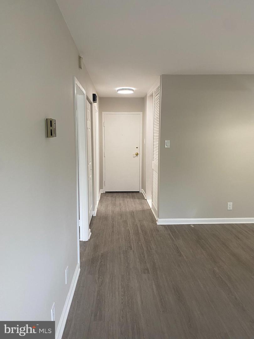 301 N BEAUREGARD ST #209, ALEXANDRIA, Virginia 22312, 1 Bedroom Bedrooms, ,1 BathroomBathrooms,Residential,For sale,301 N BEAUREGARD ST #209,VAAX2048472 MLS # VAAX2048472