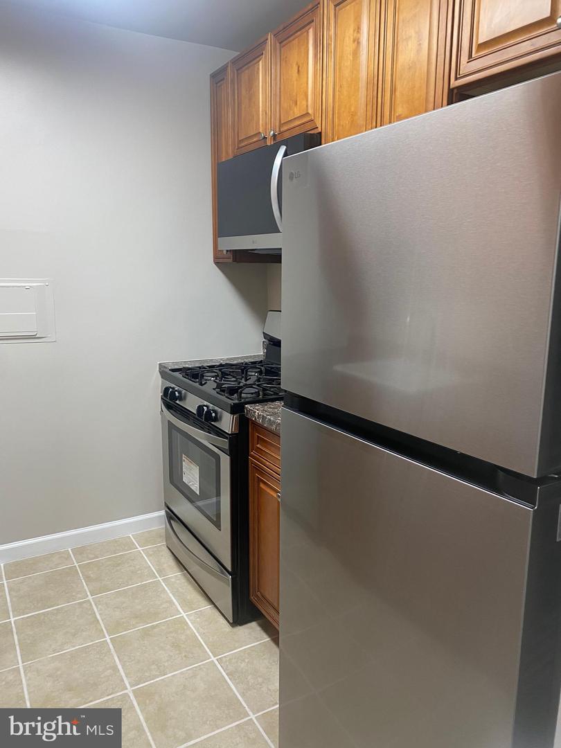 301 N BEAUREGARD ST #209, ALEXANDRIA, Virginia 22312, 1 Bedroom Bedrooms, ,1 BathroomBathrooms,Residential,For sale,301 N BEAUREGARD ST #209,VAAX2048472 MLS # VAAX2048472