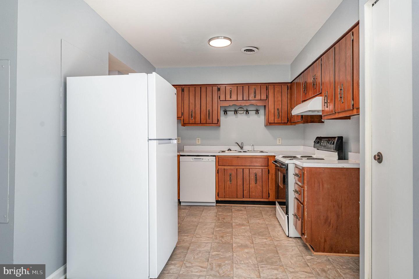404 POOL DR, SPOTSYLVANIA, Virginia 22551, 3 Bedrooms Bedrooms, 8 Rooms Rooms,1 BathroomBathrooms,Residential,For sale,404 POOL DR,VASP2035410 MLS # VASP2035410