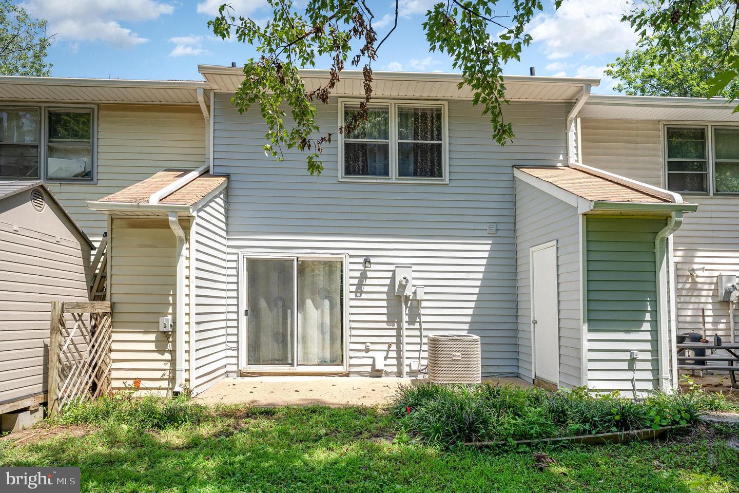 404 POOL DR, SPOTSYLVANIA, Virginia 22551, 3 Bedrooms Bedrooms, 8 Rooms Rooms,1 BathroomBathrooms,Residential,For sale,404 POOL DR,VASP2035410 MLS # VASP2035410