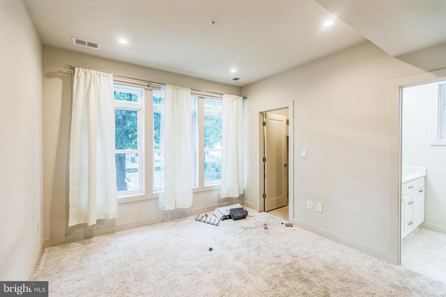 4613 MINNESOTA AVE NE #2, WASHINGTON, District Of Columbia 20019, 2 Bedrooms Bedrooms, ,2 BathroomsBathrooms,Residential,For sale,4613 MINNESOTA AVE NE #2,DCDC2214790 MLS # DCDC2214790