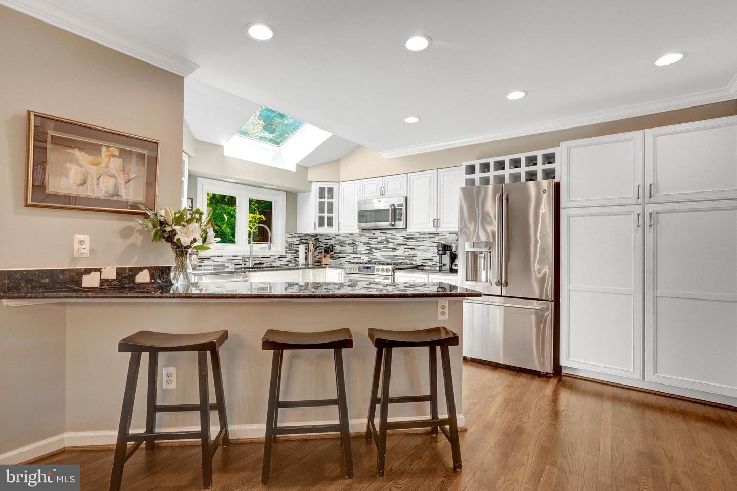 6840 MCLEAN PROVINCE CIR, FALLS CHURCH, Virginia 22043, 3 Bedrooms Bedrooms, 9 Rooms Rooms,2 BathroomsBathrooms,Residential,For sale,6840 MCLEAN PROVINCE CIR,VAFX2260798 MLS # VAFX2260798