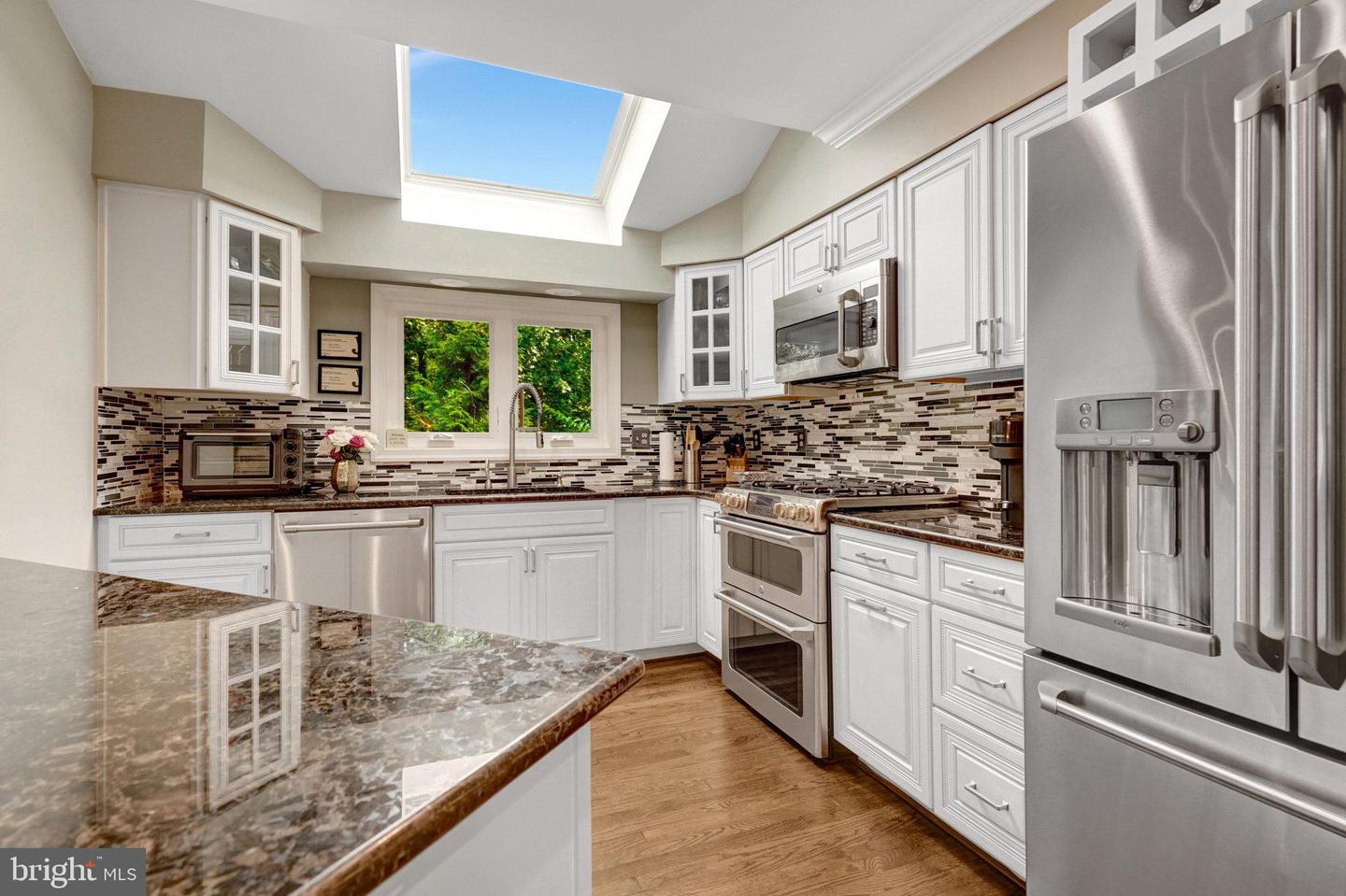 6840 MCLEAN PROVINCE CIR, FALLS CHURCH, Virginia 22043, 3 Bedrooms Bedrooms, 9 Rooms Rooms,2 BathroomsBathrooms,Residential,For sale,6840 MCLEAN PROVINCE CIR,VAFX2260798 MLS # VAFX2260798