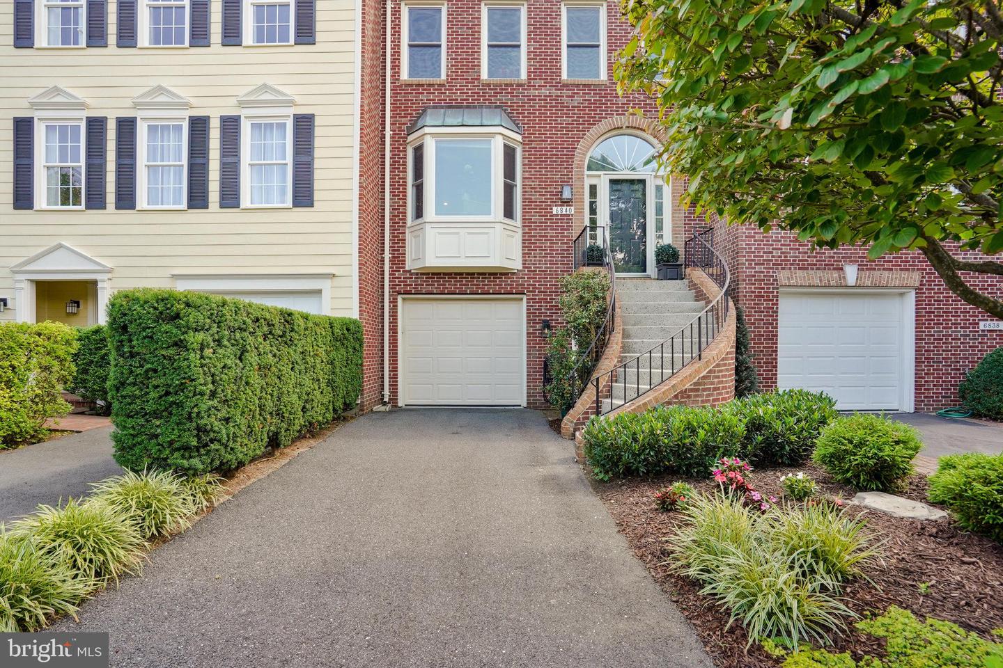 6840 MCLEAN PROVINCE CIR, FALLS CHURCH, Virginia 22043, 3 Bedrooms Bedrooms, 9 Rooms Rooms,2 BathroomsBathrooms,Residential,For sale,6840 MCLEAN PROVINCE CIR,VAFX2260798 MLS # VAFX2260798