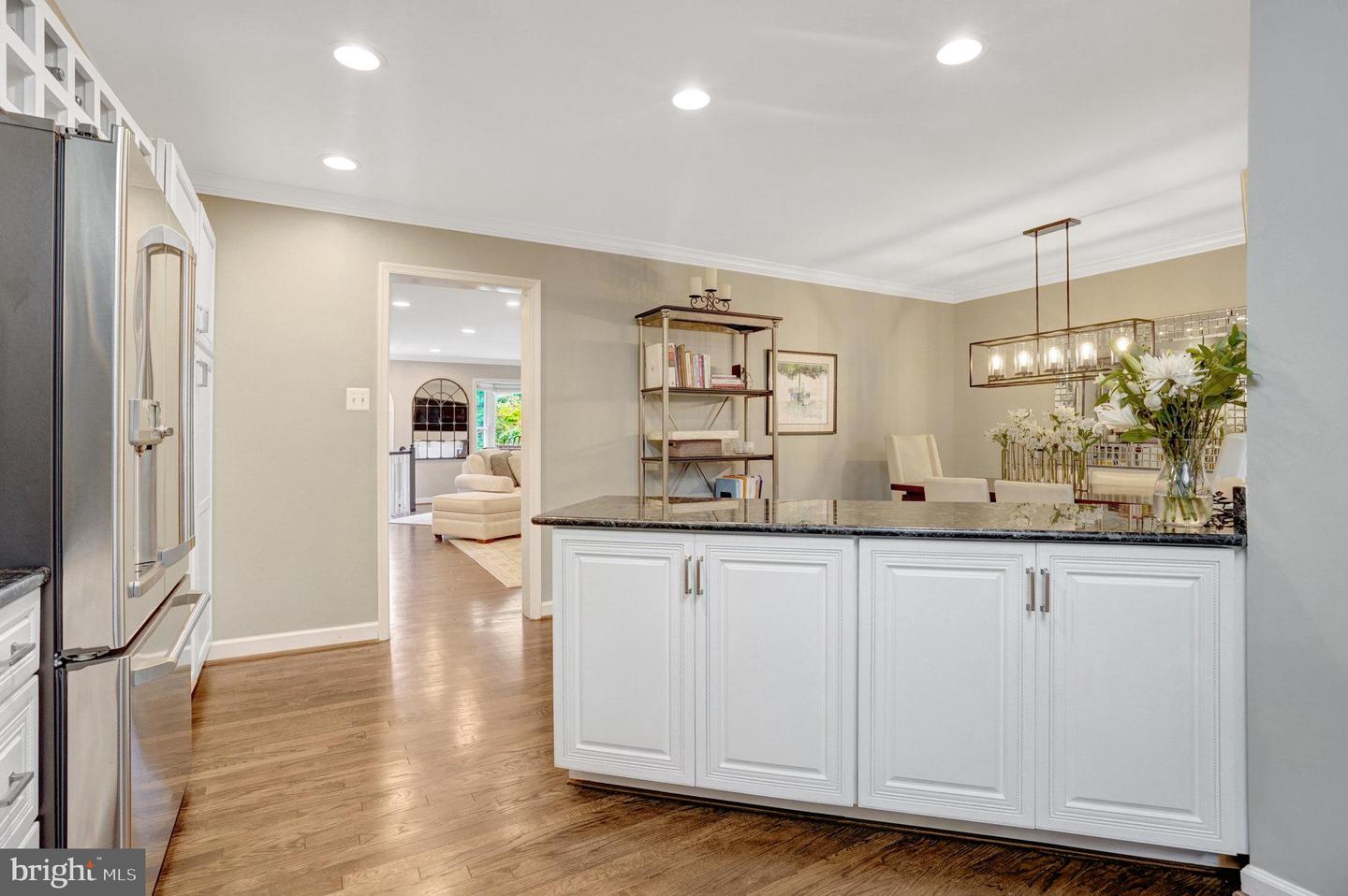 6840 MCLEAN PROVINCE CIR, FALLS CHURCH, Virginia 22043, 3 Bedrooms Bedrooms, 9 Rooms Rooms,2 BathroomsBathrooms,Residential,For sale,6840 MCLEAN PROVINCE CIR,VAFX2260798 MLS # VAFX2260798