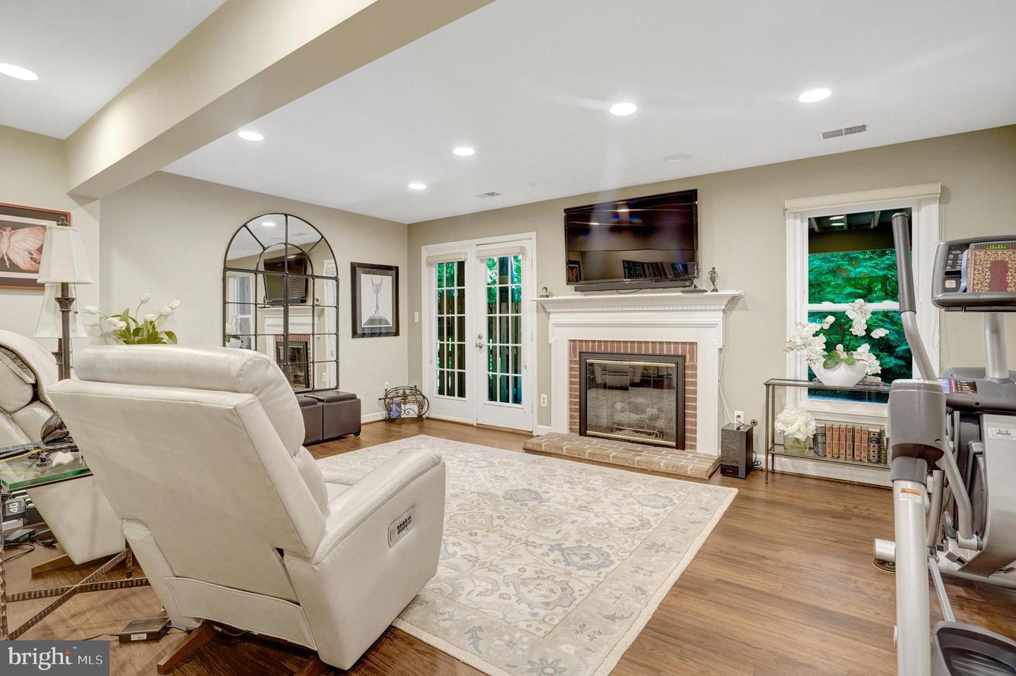 6840 MCLEAN PROVINCE CIR, FALLS CHURCH, Virginia 22043, 3 Bedrooms Bedrooms, 9 Rooms Rooms,2 BathroomsBathrooms,Residential,For sale,6840 MCLEAN PROVINCE CIR,VAFX2260798 MLS # VAFX2260798