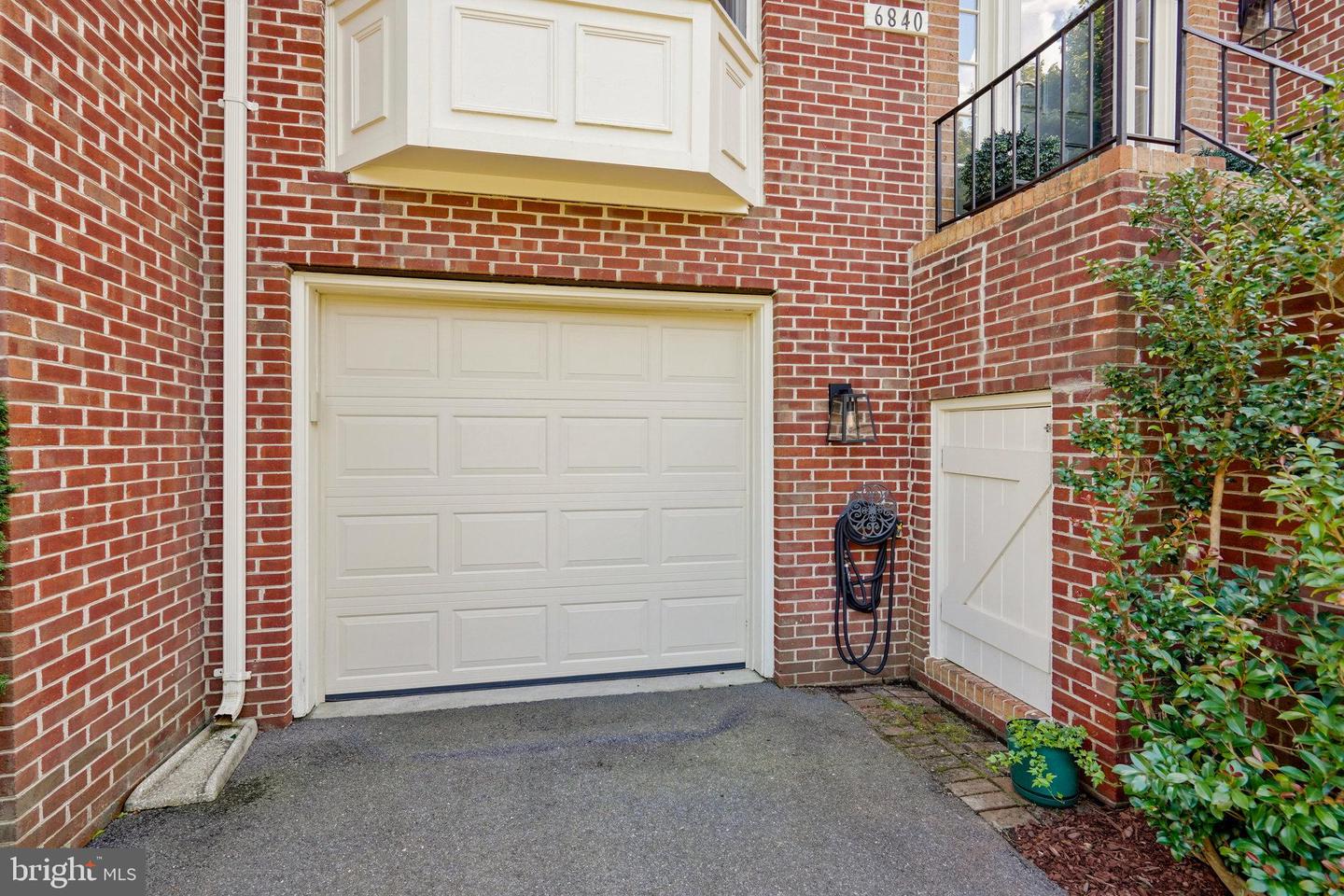 6840 MCLEAN PROVINCE CIR, FALLS CHURCH, Virginia 22043, 3 Bedrooms Bedrooms, 9 Rooms Rooms,2 BathroomsBathrooms,Residential,For sale,6840 MCLEAN PROVINCE CIR,VAFX2260798 MLS # VAFX2260798
