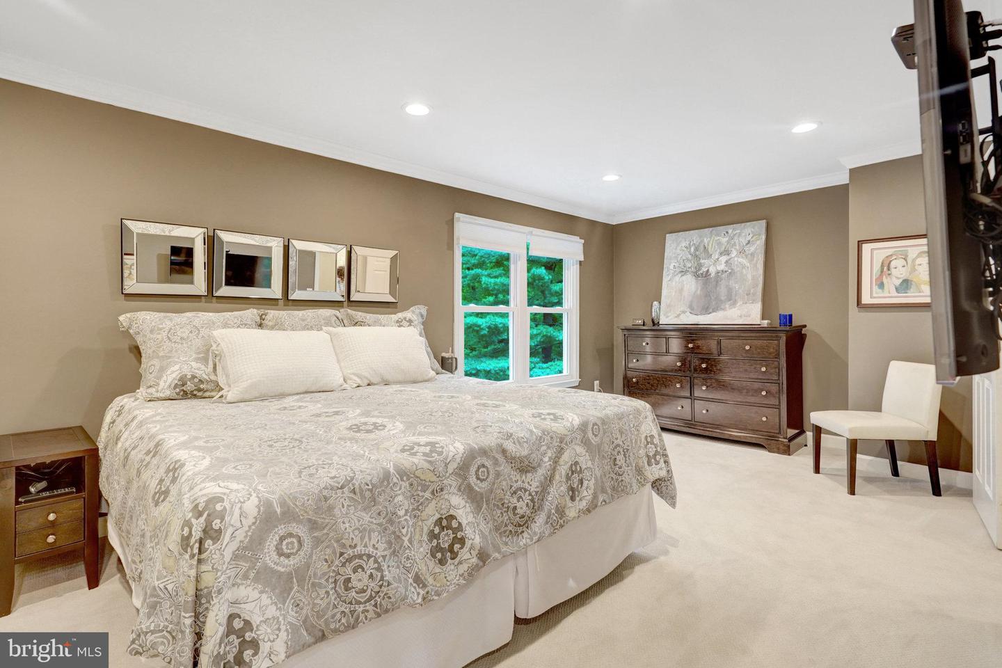 6840 MCLEAN PROVINCE CIR, FALLS CHURCH, Virginia 22043, 3 Bedrooms Bedrooms, 9 Rooms Rooms,2 BathroomsBathrooms,Residential,For sale,6840 MCLEAN PROVINCE CIR,VAFX2260798 MLS # VAFX2260798