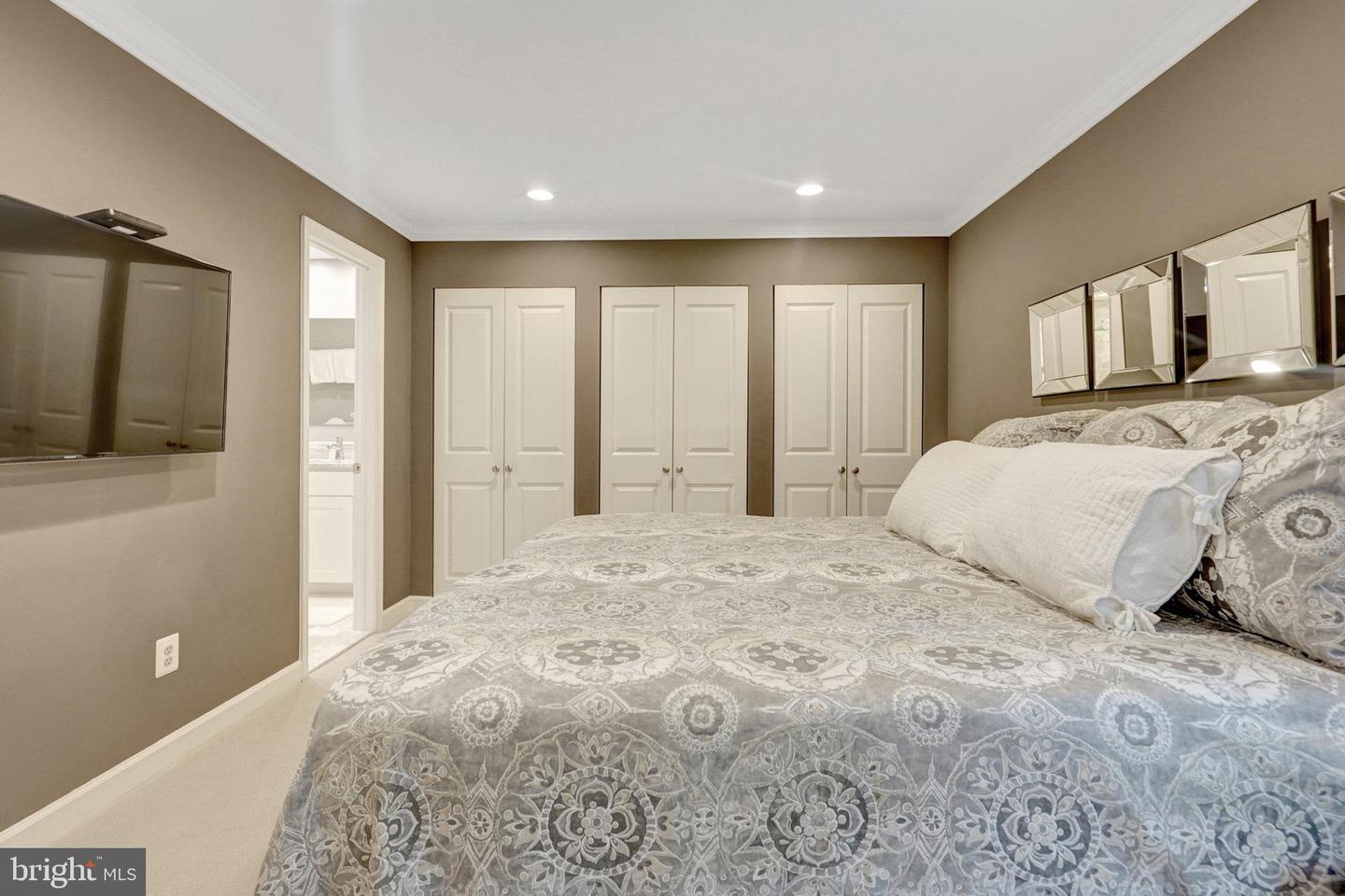 6840 MCLEAN PROVINCE CIR, FALLS CHURCH, Virginia 22043, 3 Bedrooms Bedrooms, 9 Rooms Rooms,2 BathroomsBathrooms,Residential,For sale,6840 MCLEAN PROVINCE CIR,VAFX2260798 MLS # VAFX2260798