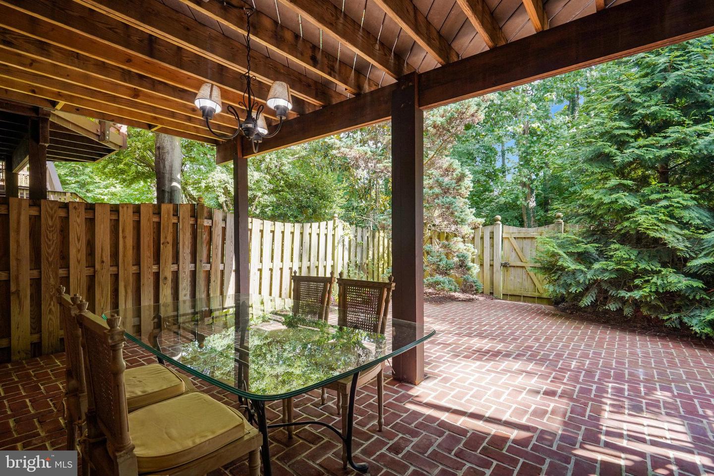 6840 MCLEAN PROVINCE CIR, FALLS CHURCH, Virginia 22043, 3 Bedrooms Bedrooms, 9 Rooms Rooms,2 BathroomsBathrooms,Residential,For sale,6840 MCLEAN PROVINCE CIR,VAFX2260798 MLS # VAFX2260798