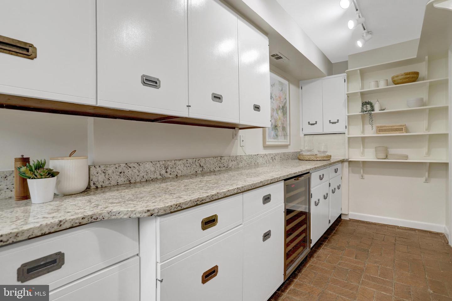 516 GIBBON ST, ALEXANDRIA, Virginia 22314, 3 Bedrooms Bedrooms, ,2 BathroomsBathrooms,Residential,For sale,516 GIBBON ST,VAAX2048528 MLS # VAAX2048528