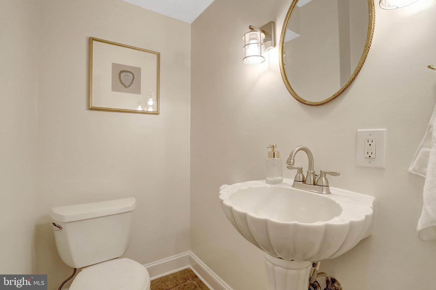 516 GIBBON ST, ALEXANDRIA, Virginia 22314, 3 Bedrooms Bedrooms, ,2 BathroomsBathrooms,Residential,For sale,516 GIBBON ST,VAAX2048528 MLS # VAAX2048528