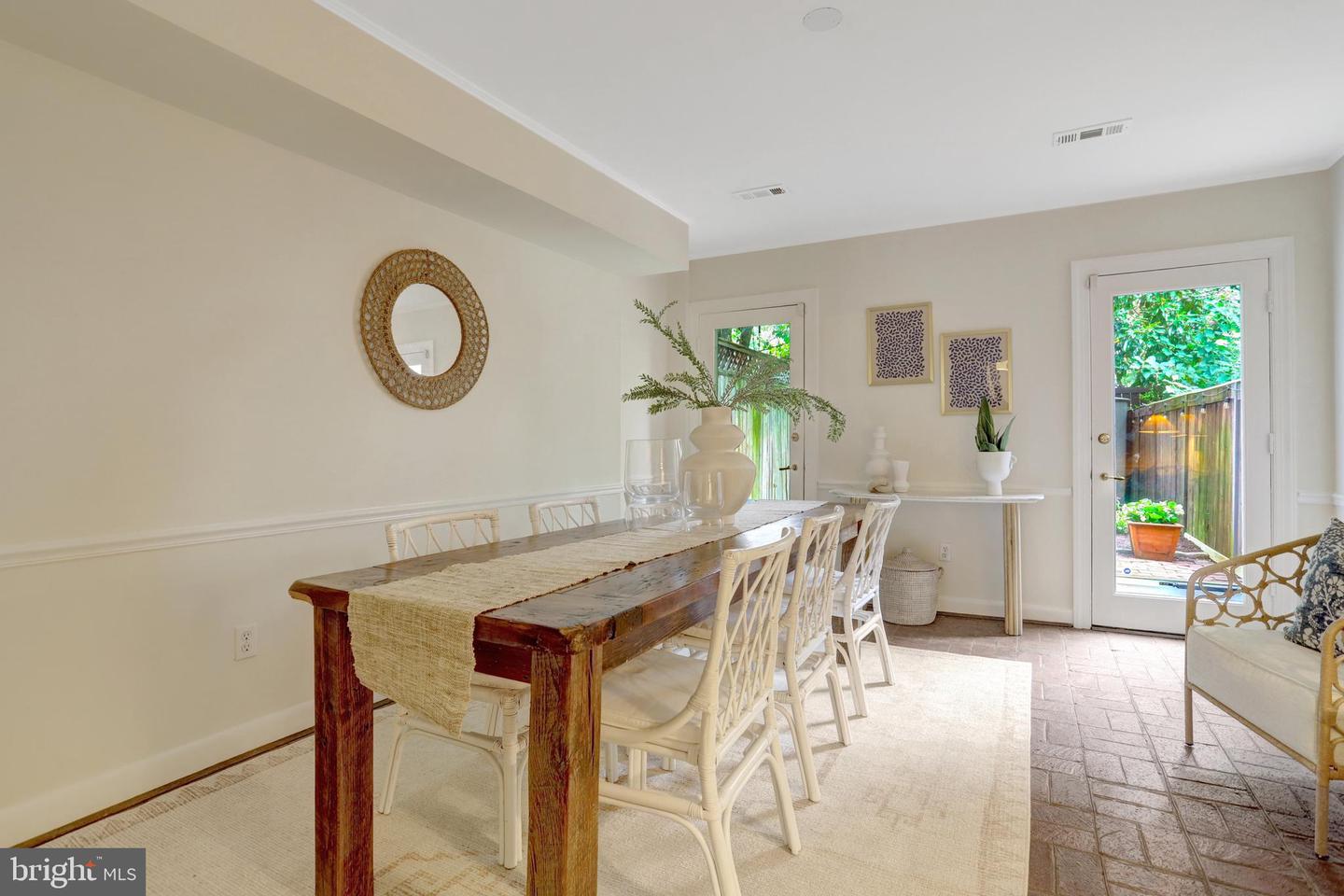 516 GIBBON ST, ALEXANDRIA, Virginia 22314, 3 Bedrooms Bedrooms, ,2 BathroomsBathrooms,Residential,For sale,516 GIBBON ST,VAAX2048528 MLS # VAAX2048528