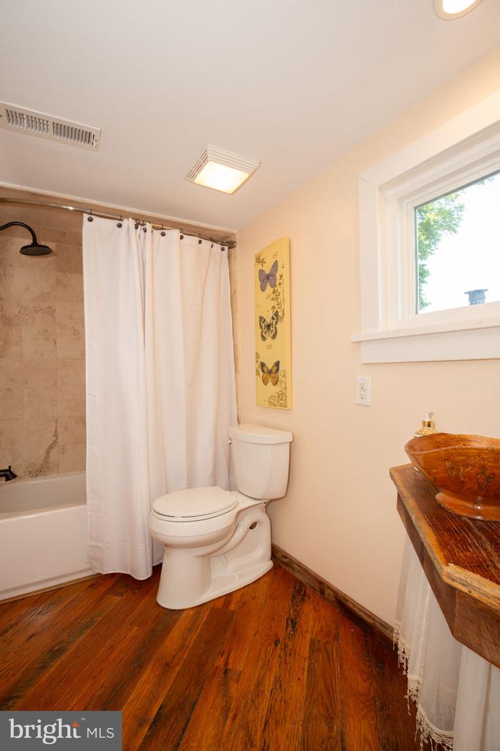 1815 COUNTRY RD, BEAVERDAM, Virginia 23015, 3 Bedrooms Bedrooms, ,2 BathroomsBathrooms,Residential,For sale,1815 COUNTRY RD,VACV2008672 MLS # VACV2008672
