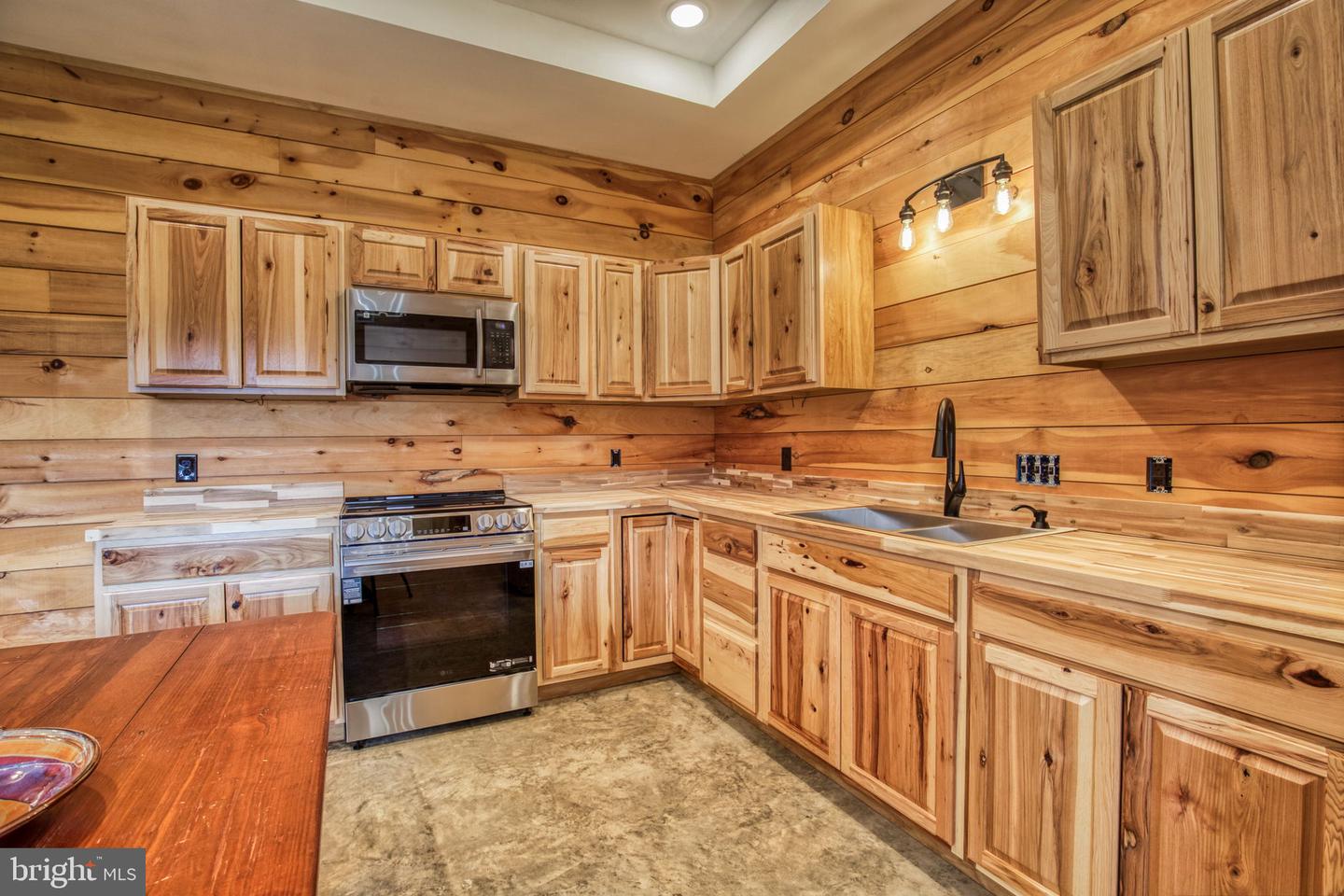 1815 COUNTRY RD, BEAVERDAM, Virginia 23015, 3 Bedrooms Bedrooms, ,2 BathroomsBathrooms,Residential,For sale,1815 COUNTRY RD,VACV2008672 MLS # VACV2008672