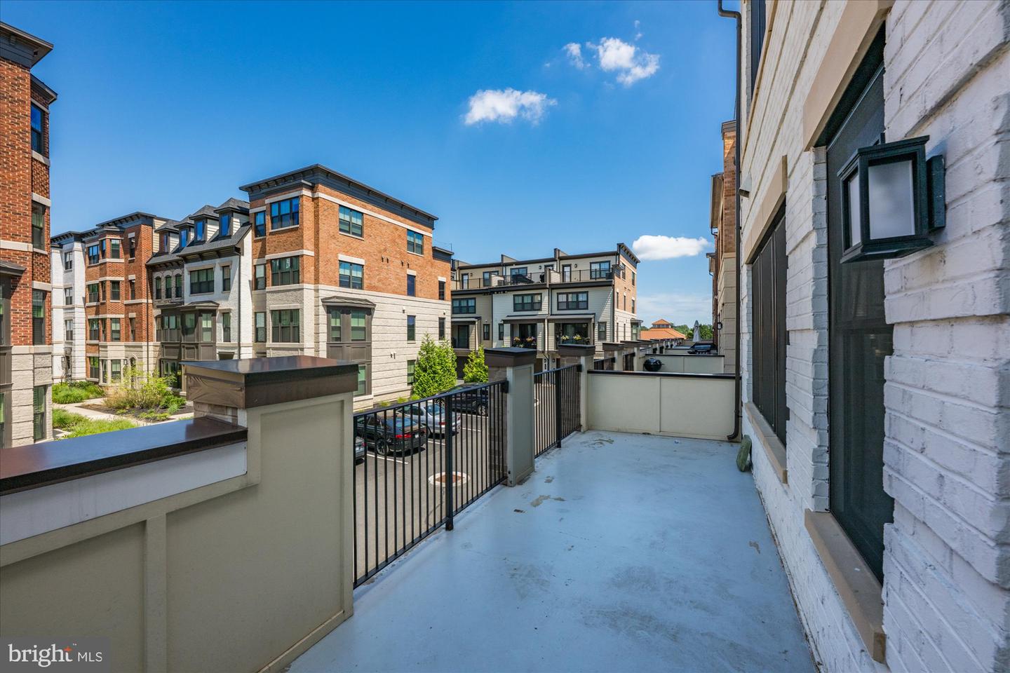 129 MARKET SQ NW #2, VIENNA, Virginia 22180, 4 Bedrooms Bedrooms, 9 Rooms Rooms,3 BathroomsBathrooms,Residential,For sale,129 MARKET SQ NW #2,VAFX2261050 MLS # VAFX2261050
