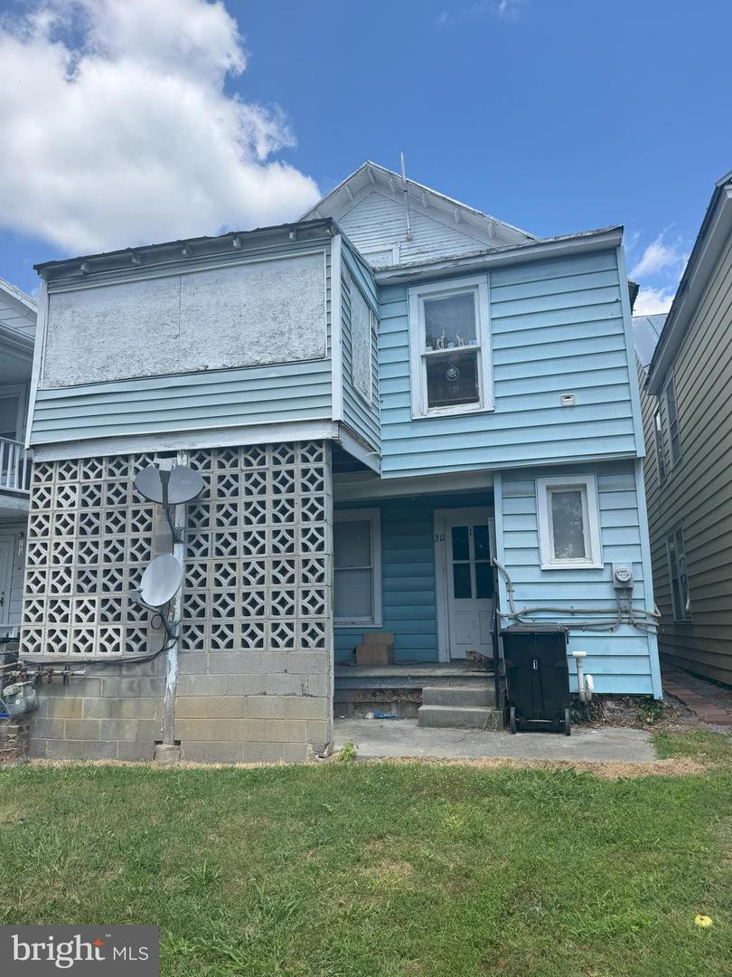 311 NATIONAL AVE, WINCHESTER, Virginia 22601, 2 Bedrooms Bedrooms, ,2 BathroomsBathrooms,Residential,For sale,311 NATIONAL AVE,VAWI2008878 MLS # VAWI2008878
