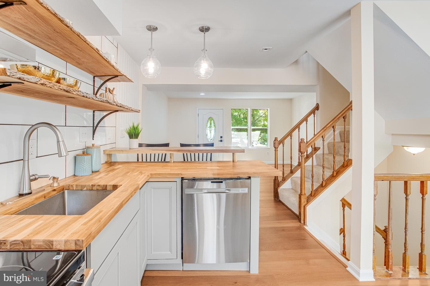 15376 GATEHOUSE TER, WOODBRIDGE, Virginia 22191, 3 Bedrooms Bedrooms, ,2 BathroomsBathrooms,Residential,For sale,15376 GATEHOUSE TER,VAPW2101442 MLS # VAPW2101442