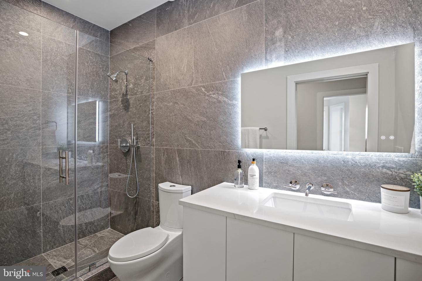 1128 6TH ST NW #3, WASHINGTON, District Of Columbia 20001, 1 Bedroom Bedrooms, ,1 BathroomBathrooms,Residential,For sale,1128 6TH ST NW #3,DCDC2215048 MLS # DCDC2215048