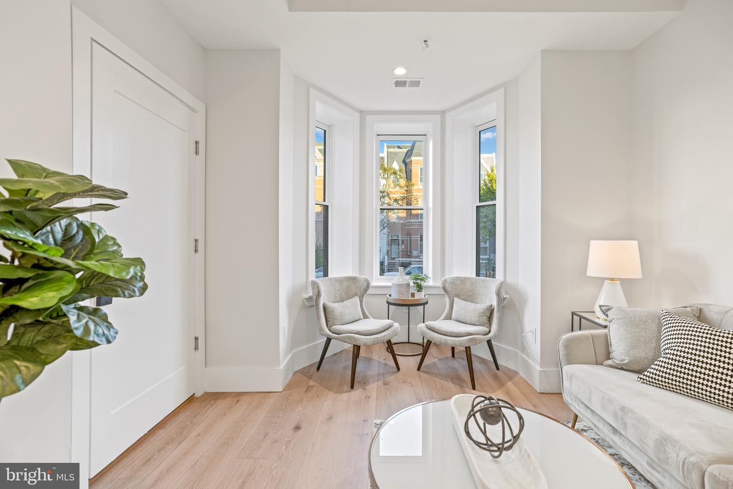 1128 6TH ST NW #3, WASHINGTON, District Of Columbia 20001, 1 Bedroom Bedrooms, ,1 BathroomBathrooms,Residential,For sale,1128 6TH ST NW #3,DCDC2215048 MLS # DCDC2215048