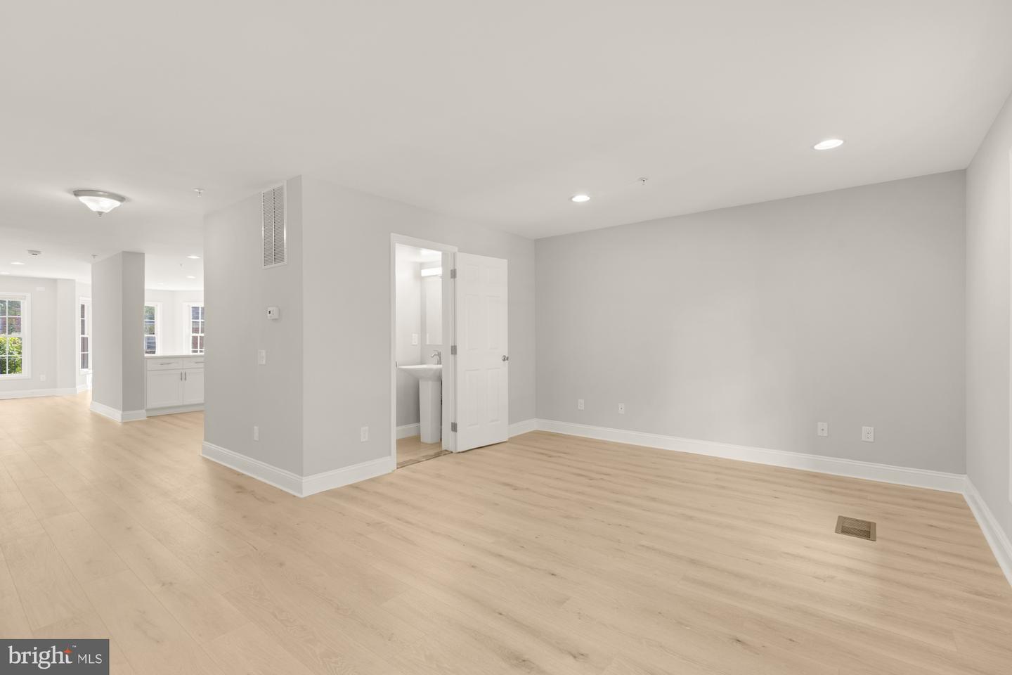 1755 W ST SE #A, WASHINGTON, District Of Columbia 20020, 3 Bedrooms Bedrooms, ,2 BathroomsBathrooms,Residential,For sale,1755 W ST SE #A,DCDC2215080 MLS # DCDC2215080