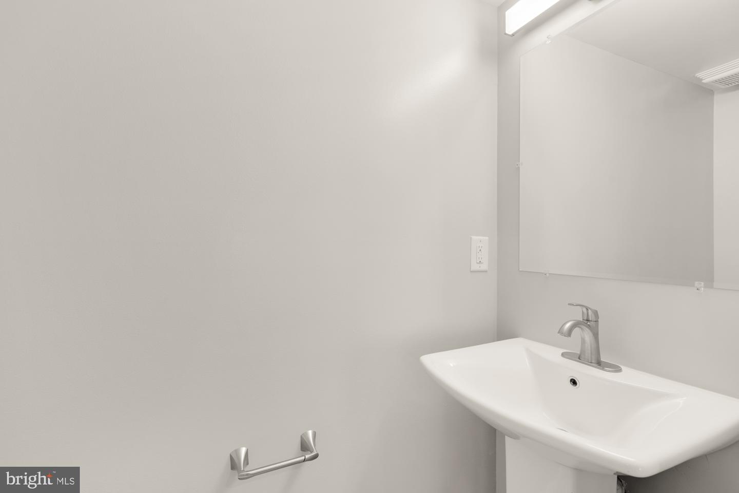 1755 W ST SE #A, WASHINGTON, District Of Columbia 20020, 3 Bedrooms Bedrooms, ,2 BathroomsBathrooms,Residential,For sale,1755 W ST SE #A,DCDC2215080 MLS # DCDC2215080