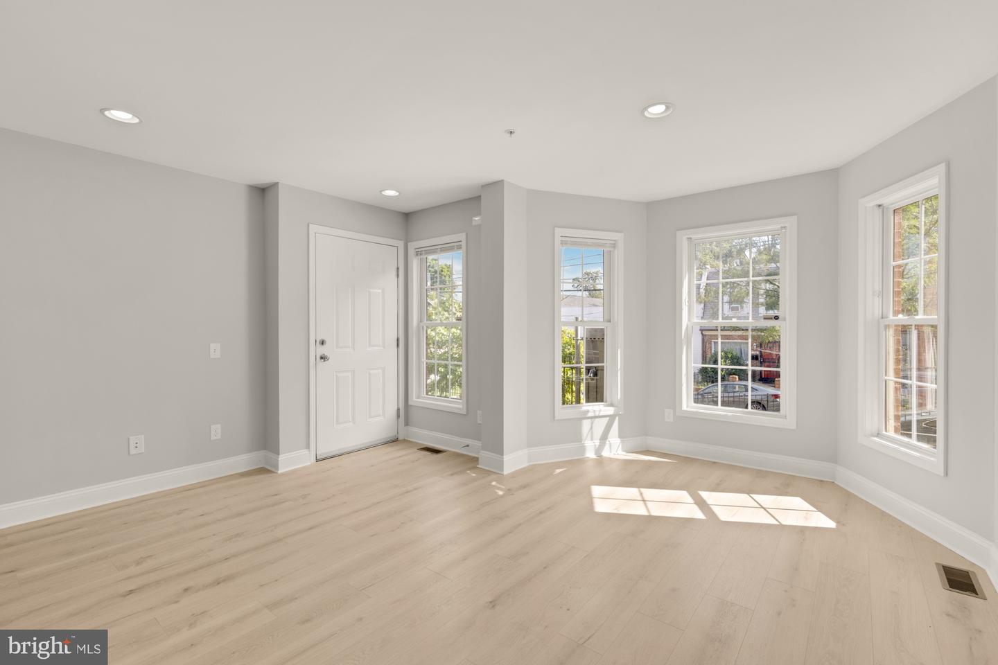 1755 W ST SE #A, WASHINGTON, District Of Columbia 20020, 3 Bedrooms Bedrooms, ,2 BathroomsBathrooms,Residential,For sale,1755 W ST SE #A,DCDC2215080 MLS # DCDC2215080