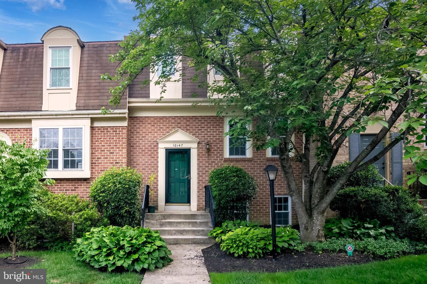 10147 VALENTINO DR, OAKTON, Virginia 22124, 4 Bedrooms Bedrooms, ,3 BathroomsBathrooms,Residential,For sale,10147 VALENTINO DR,VAFX2261232 MLS # VAFX2261232