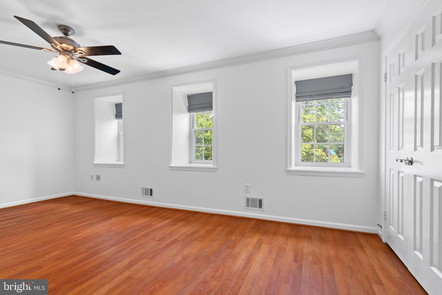 10147 VALENTINO DR, OAKTON, Virginia 22124, 4 Bedrooms Bedrooms, ,3 BathroomsBathrooms,Residential,For sale,10147 VALENTINO DR,VAFX2261232 MLS # VAFX2261232